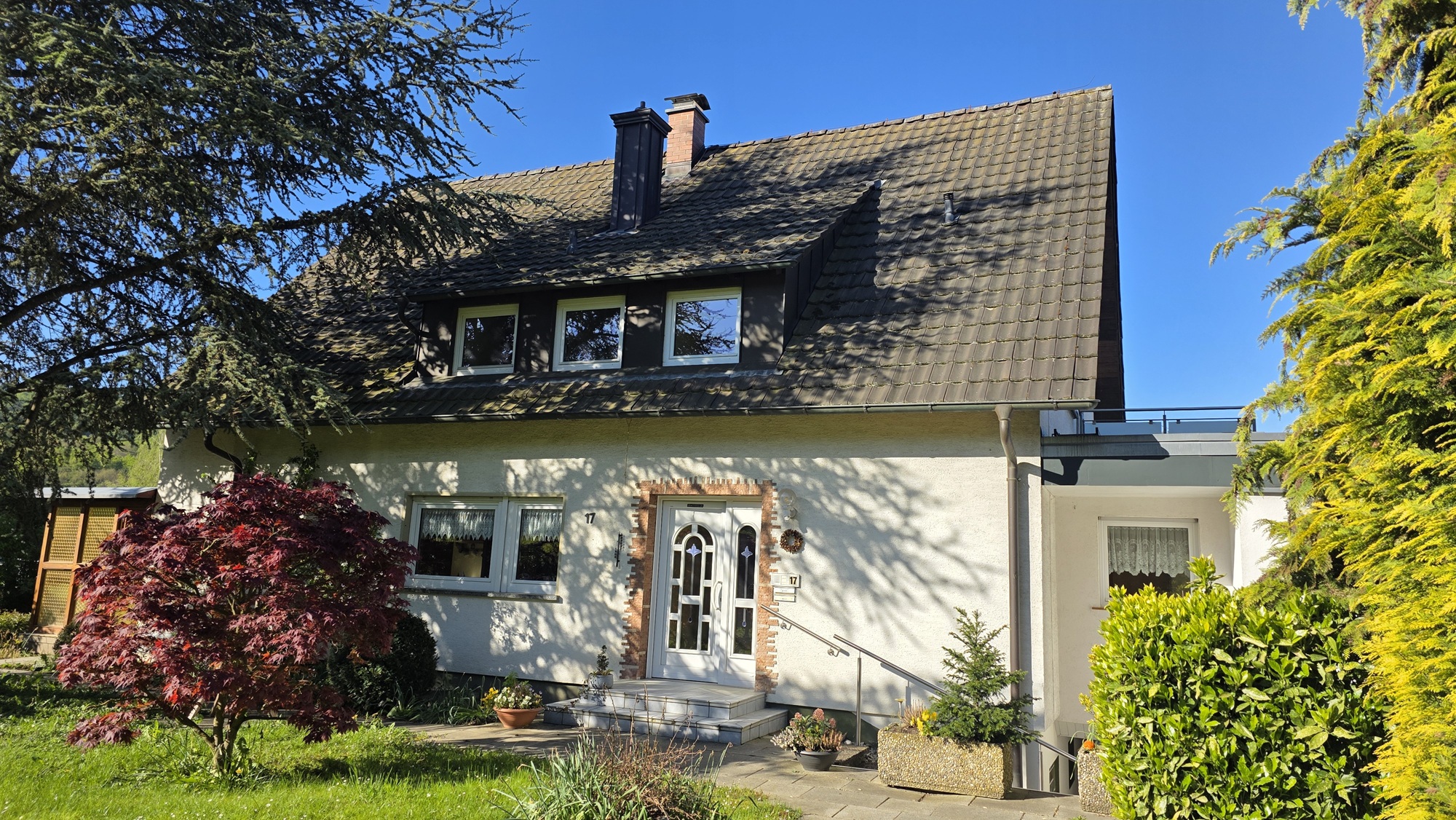 Einfamilienhaus mit Einliegerwohnung in 79418 Schliengen
